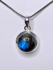 Grade A - Blue Labradorite and Silver Pendant (M03)