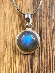 Grade A - Blue Labradorite and Silver Pendant (M03)