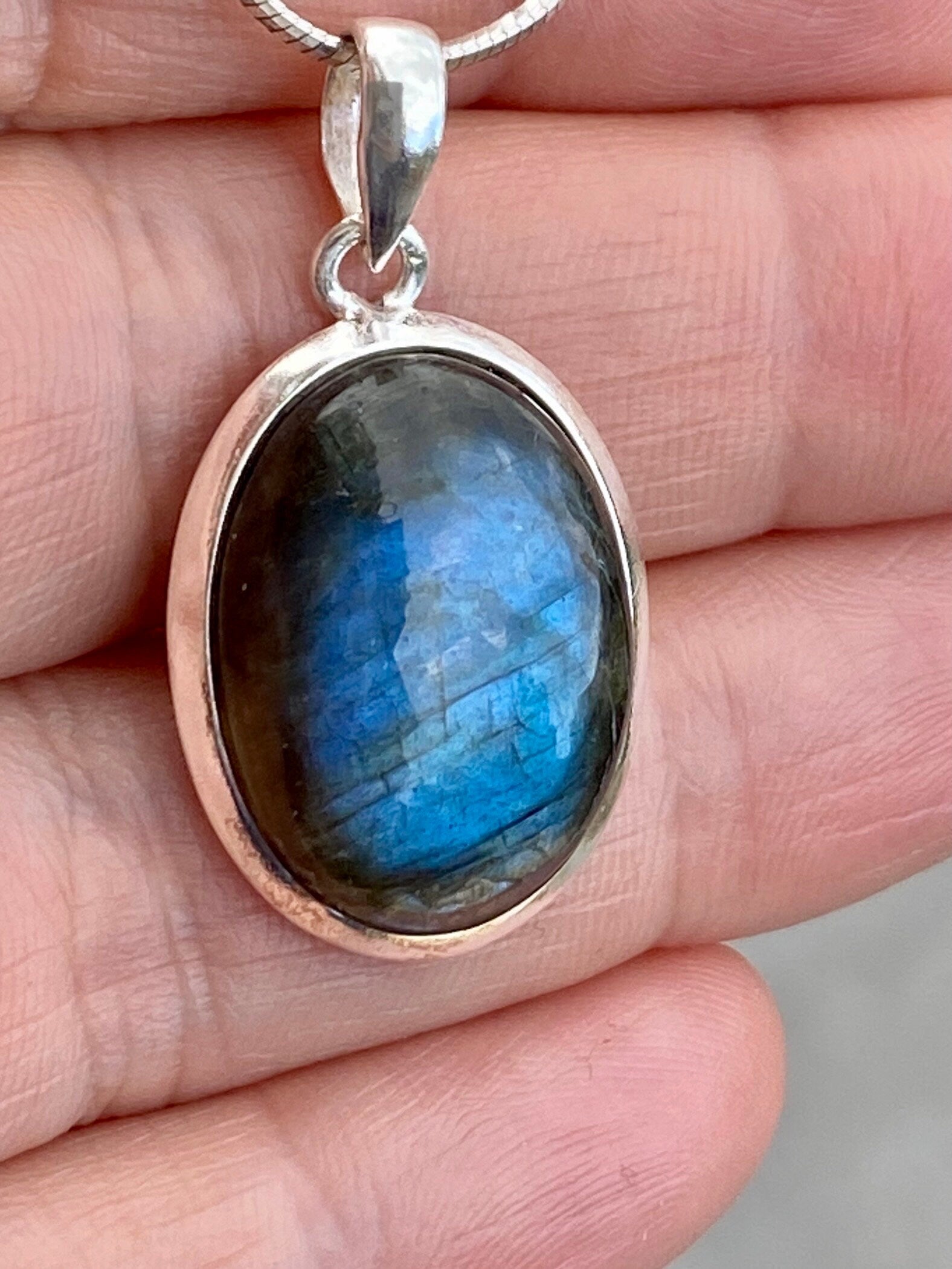 Blue Labradorite and Silver Pendant (M03)