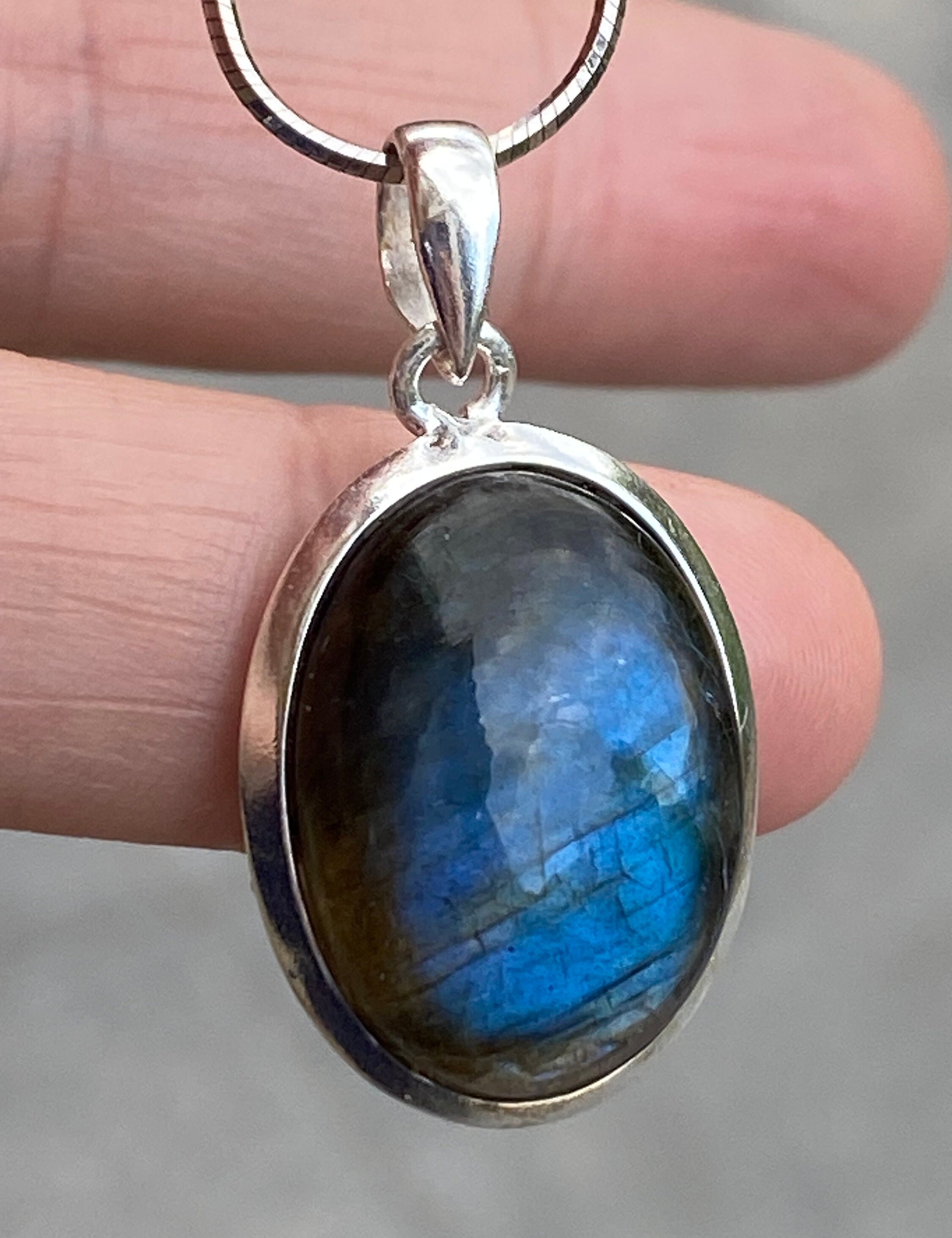 Blue Labradorite and Silver Pendant (M03)