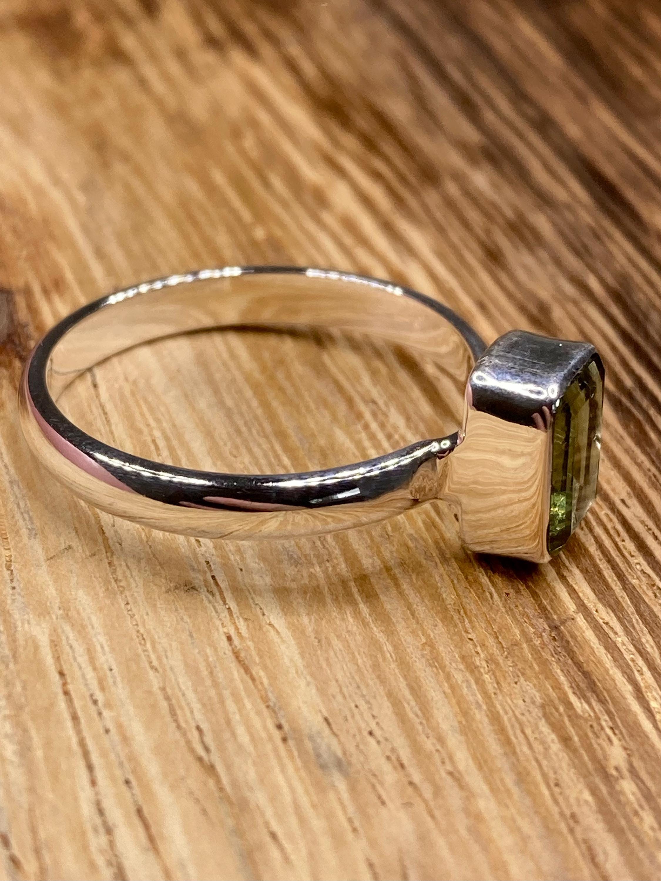 Grade AAA - Fine Cut Natural Faceted MOLDAVITE and Sterling Silver Ring.