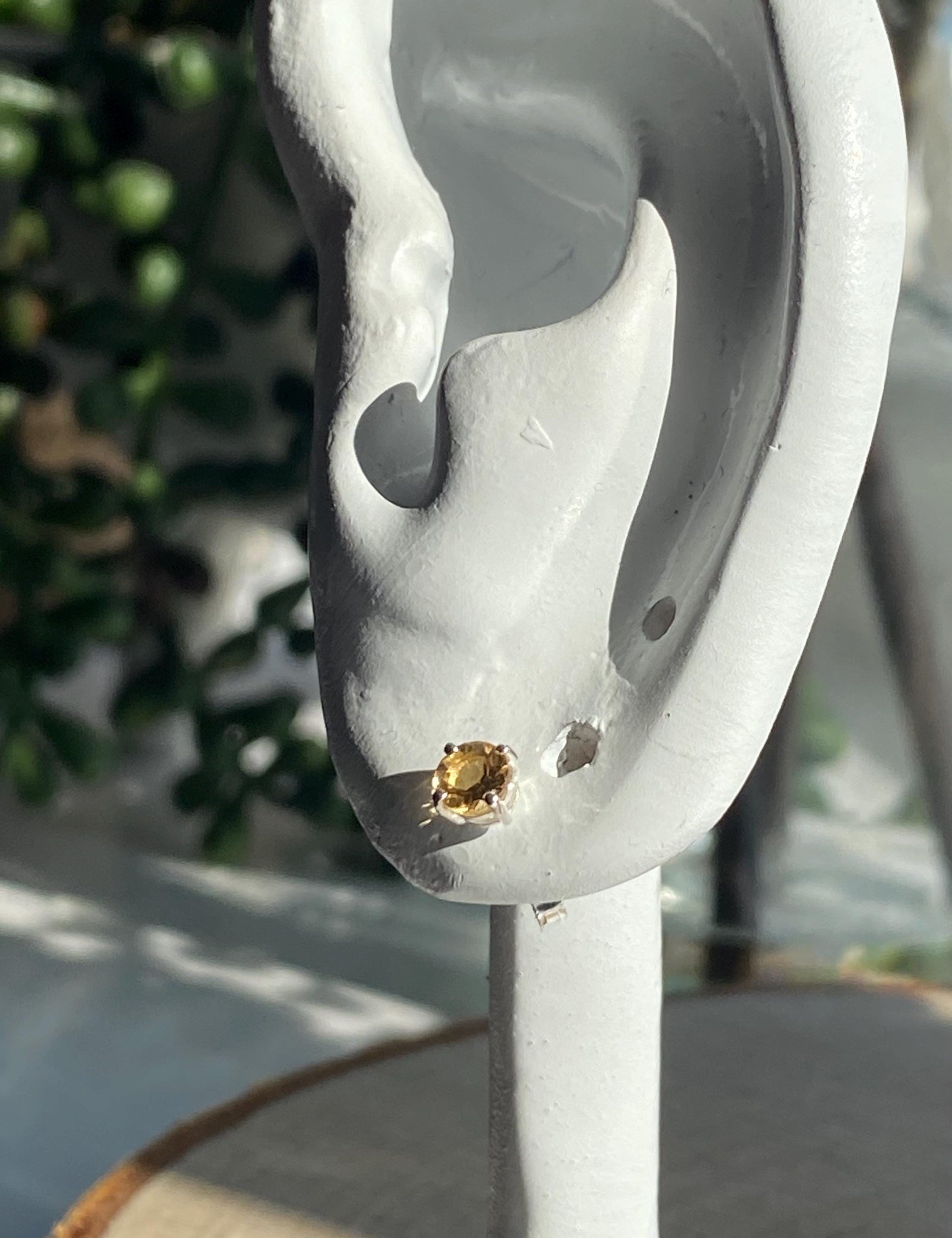 Round-cut Citrine and Sterling Silver Studs UV