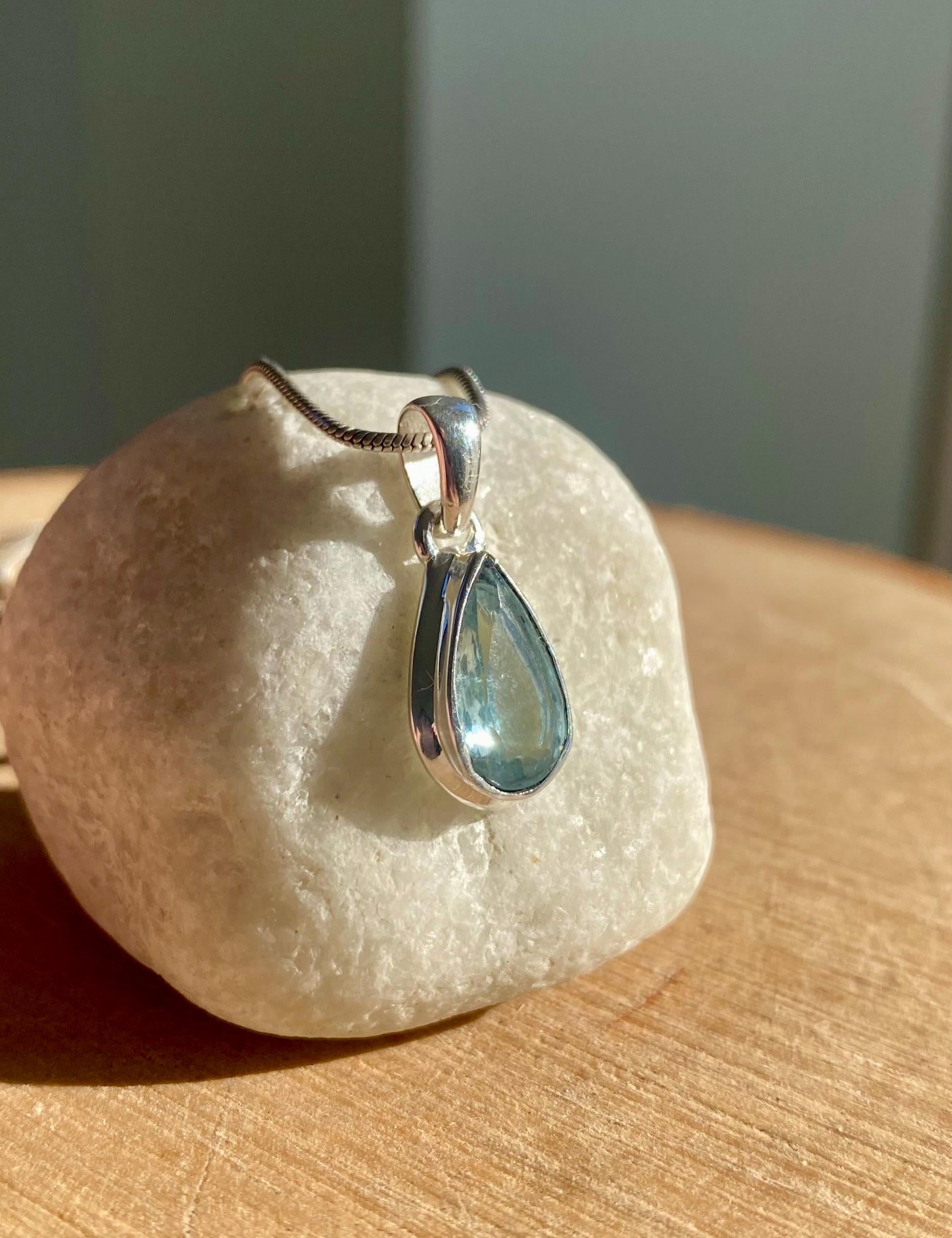 Pear Shaped Faceted Natural Aquamarine Sterling Silver Pendant