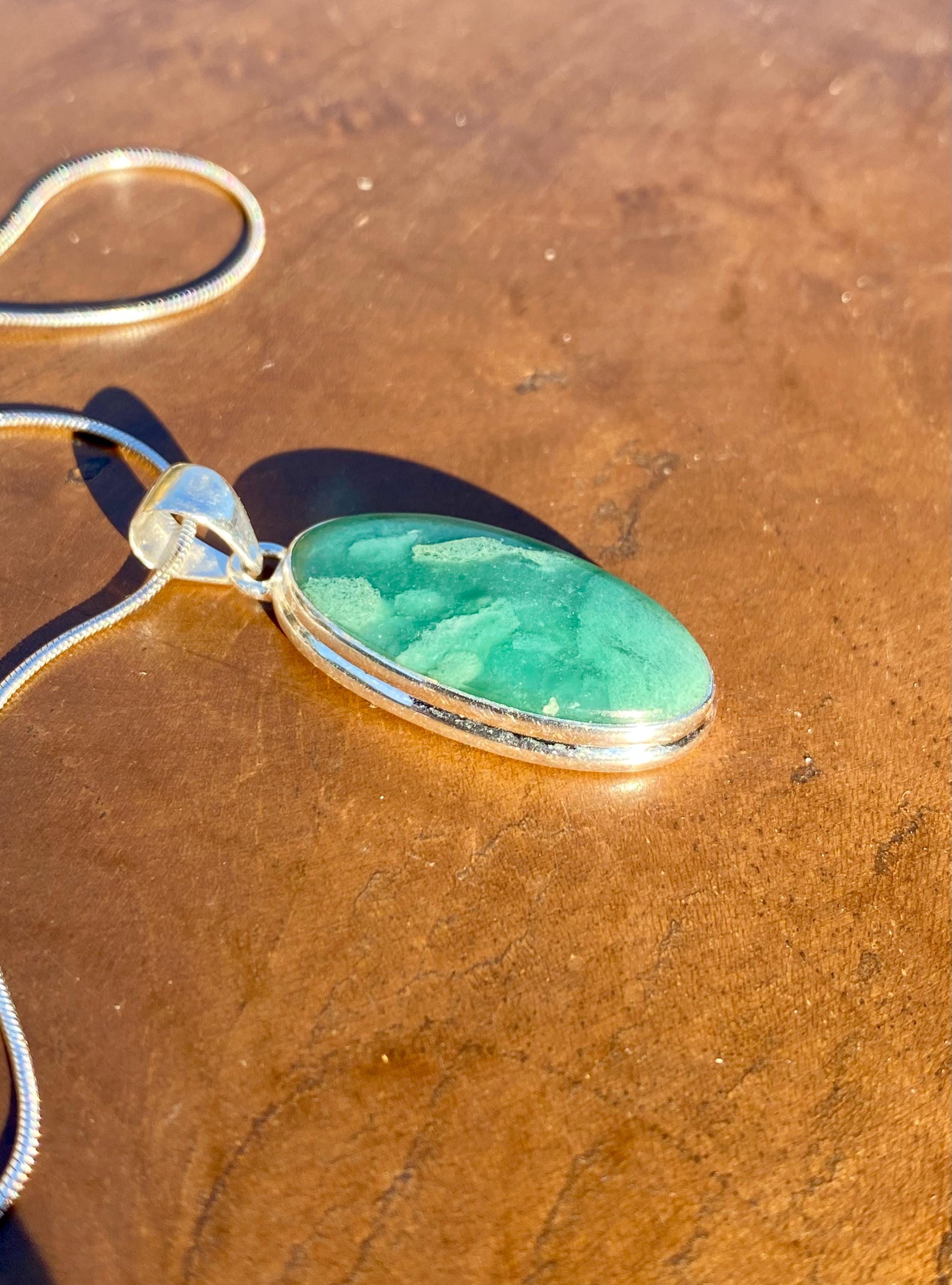 Genuine Mtorolite Emerald Chrome Chalcedony 925 Sterling Silver Oval Pendant
