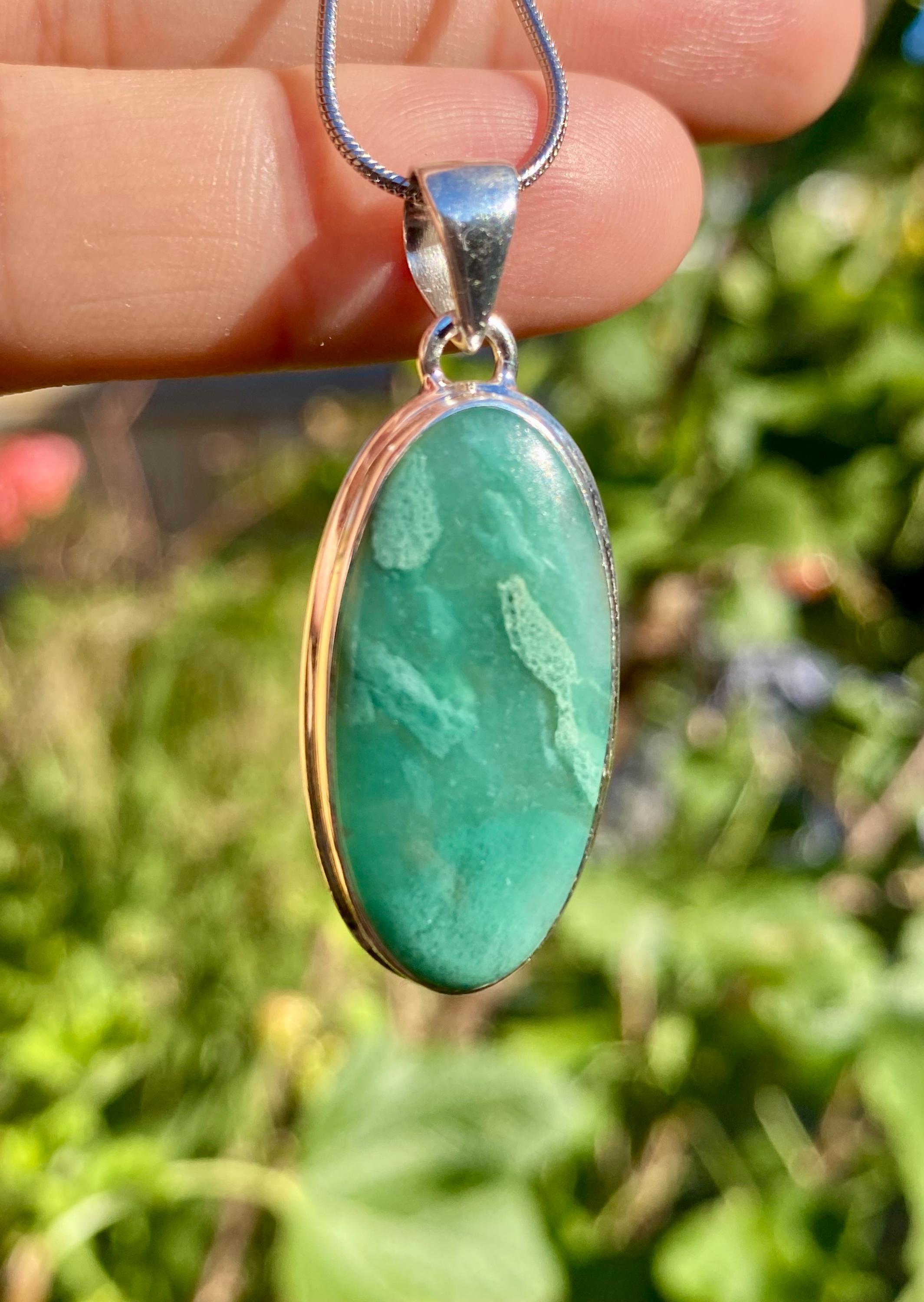 Genuine Mtorolite Emerald Chrome Chalcedony 925 Sterling Silver Oval Pendant