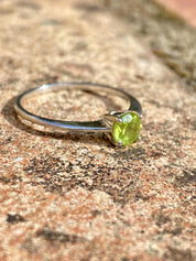 Round Cut Peridot 925 Sterling Silver Ring