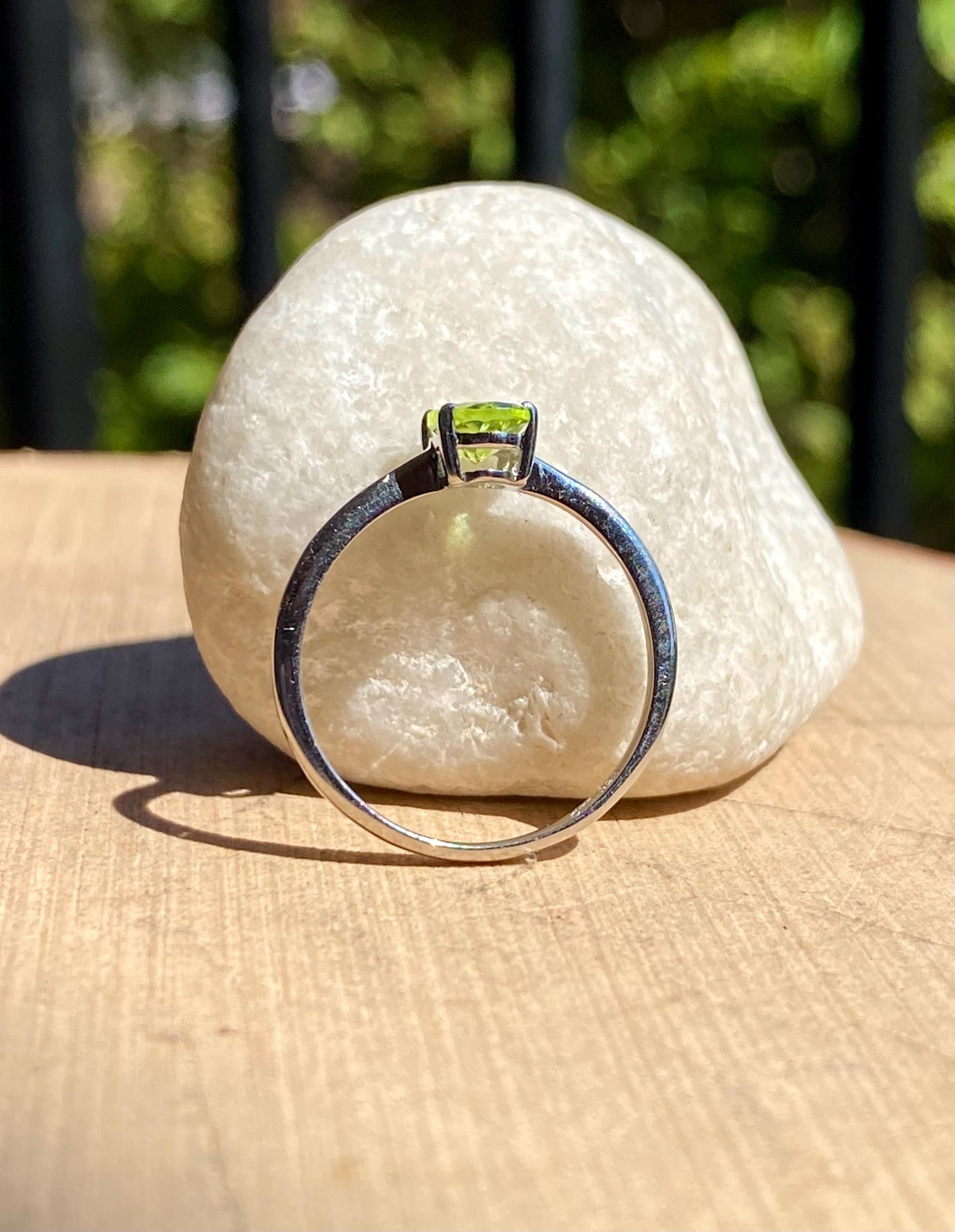 Oval Cut Peridot 925 Sterling Silver Ring