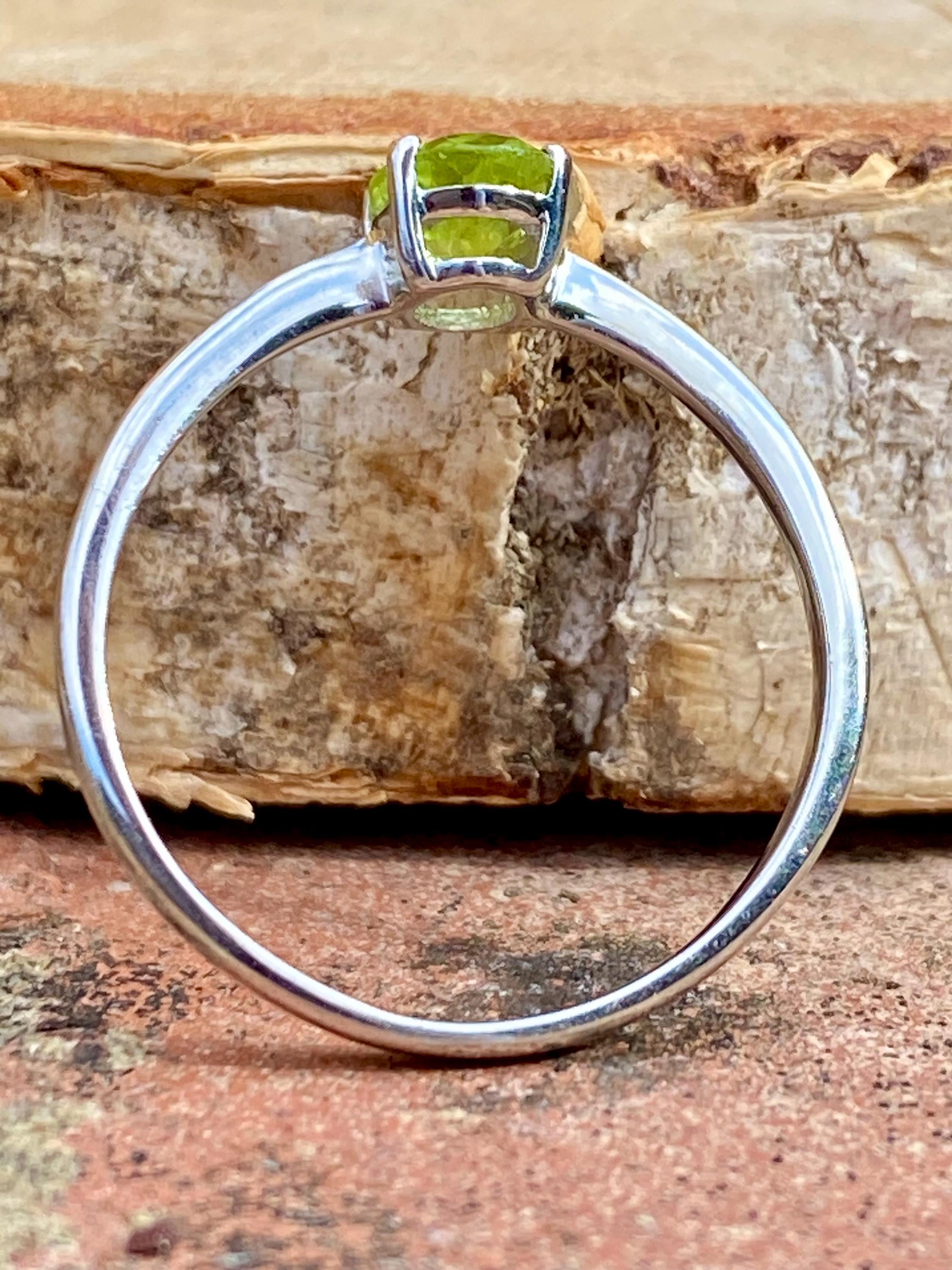 Oval Cut Peridot 925 Sterling Silver Ring