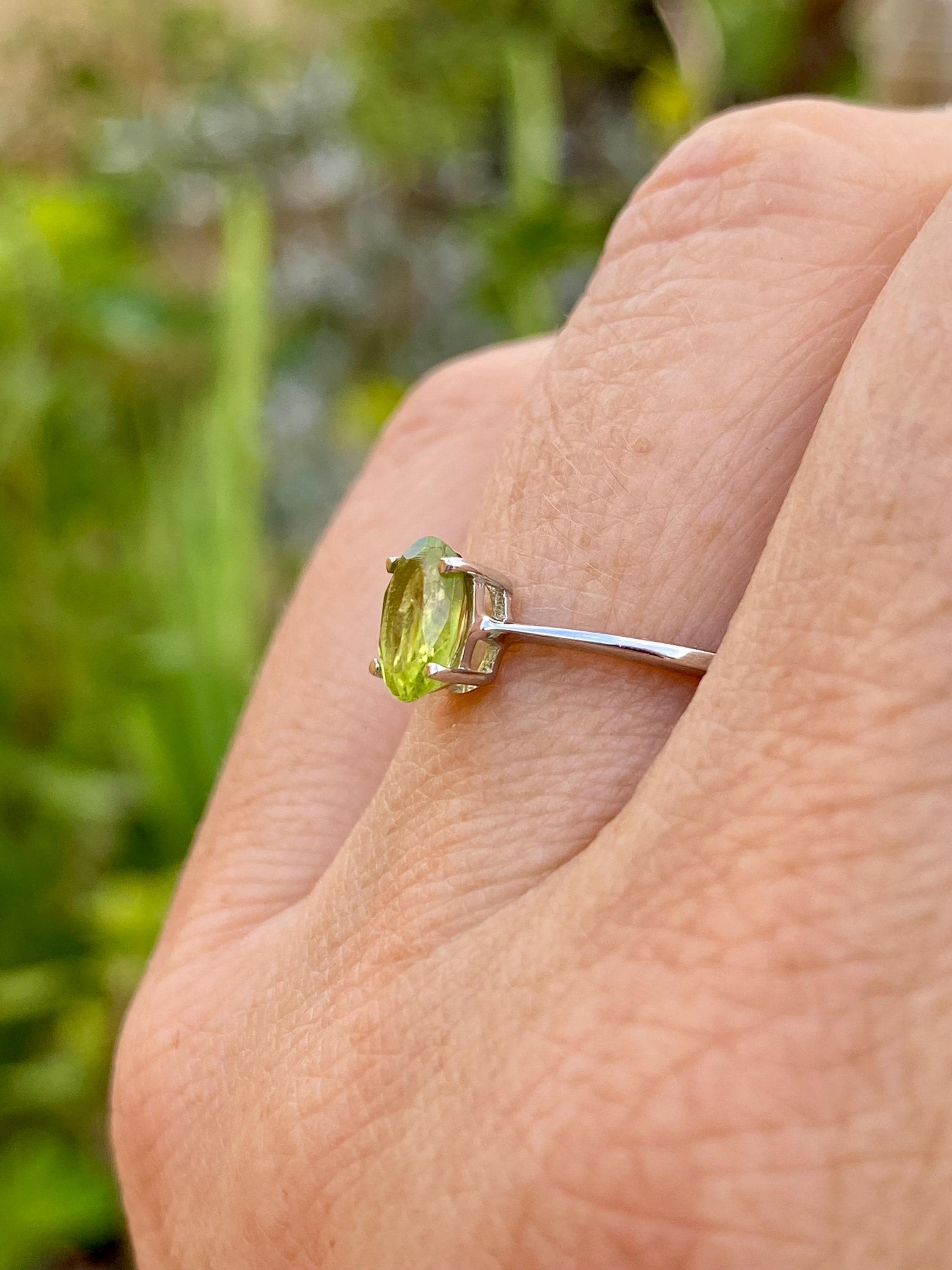 Oval Cut Peridot 925 Sterling Silver Ring