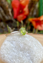 Oval Cut Peridot 925 Sterling Silver Ring