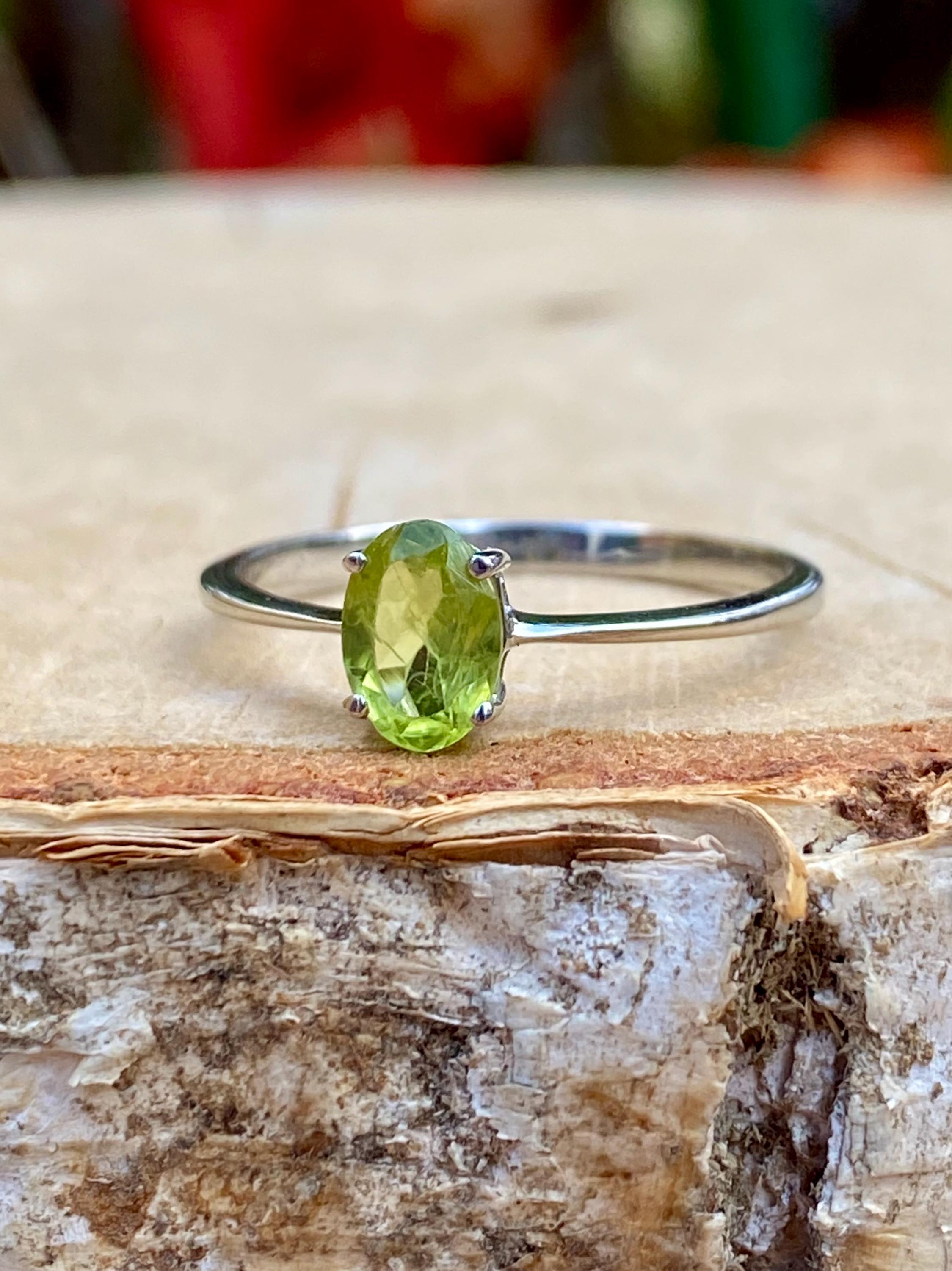 Oval Cut Peridot 925 Sterling Silver Ring