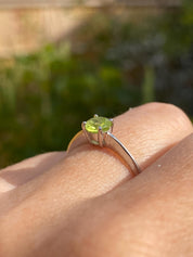 Round Cut Peridot 925 Sterling Silver Ring