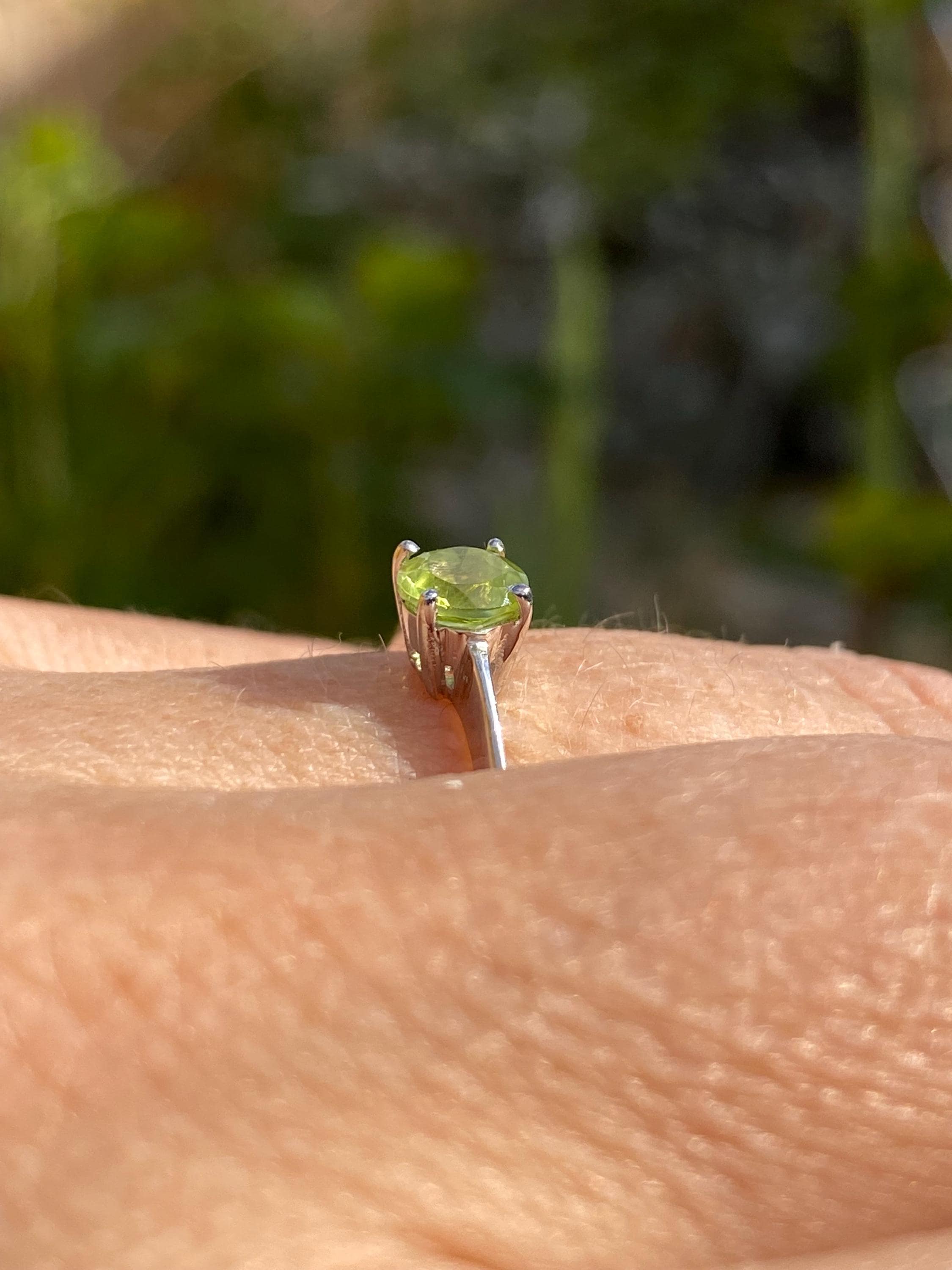 Round Cut Peridot 925 Sterling Silver Ring
