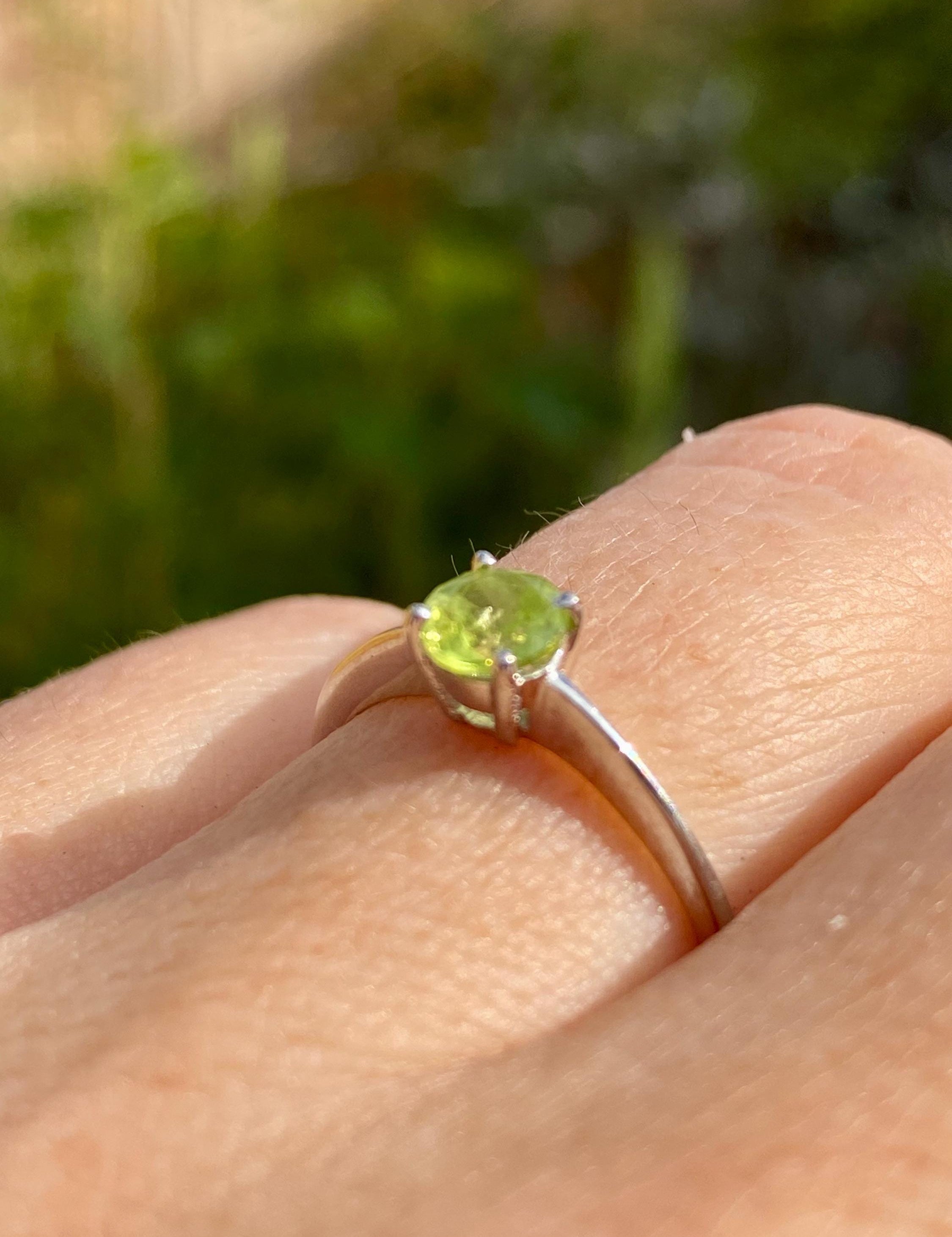 Round Cut Peridot 925 Sterling Silver Ring