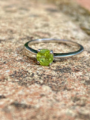 Round Cut Peridot 925 Sterling Silver Ring