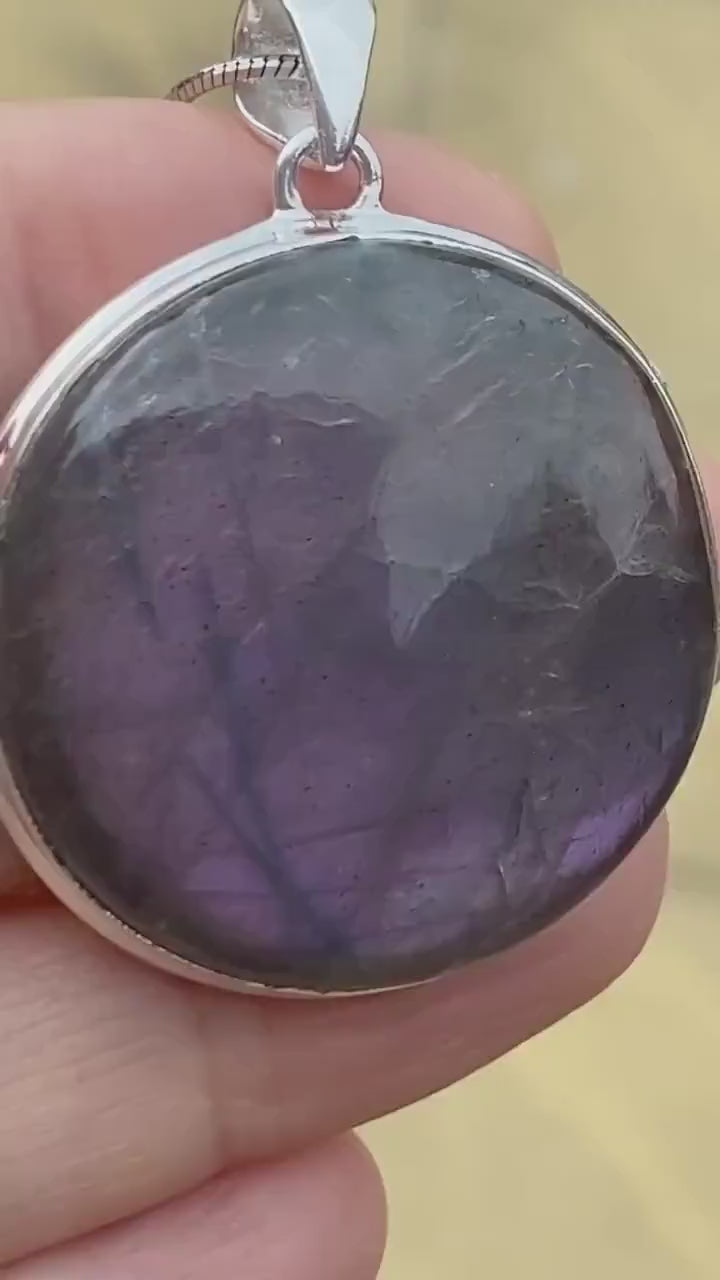 A Superb Quality and Very Rare Purple Fire Labradorite 925 Silver Pendant (UV6666)