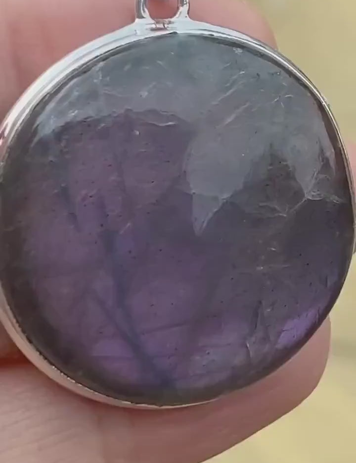 A Superb Quality and Very Rare Purple Fire Labradorite 925 Silver Pendant (UV6666)