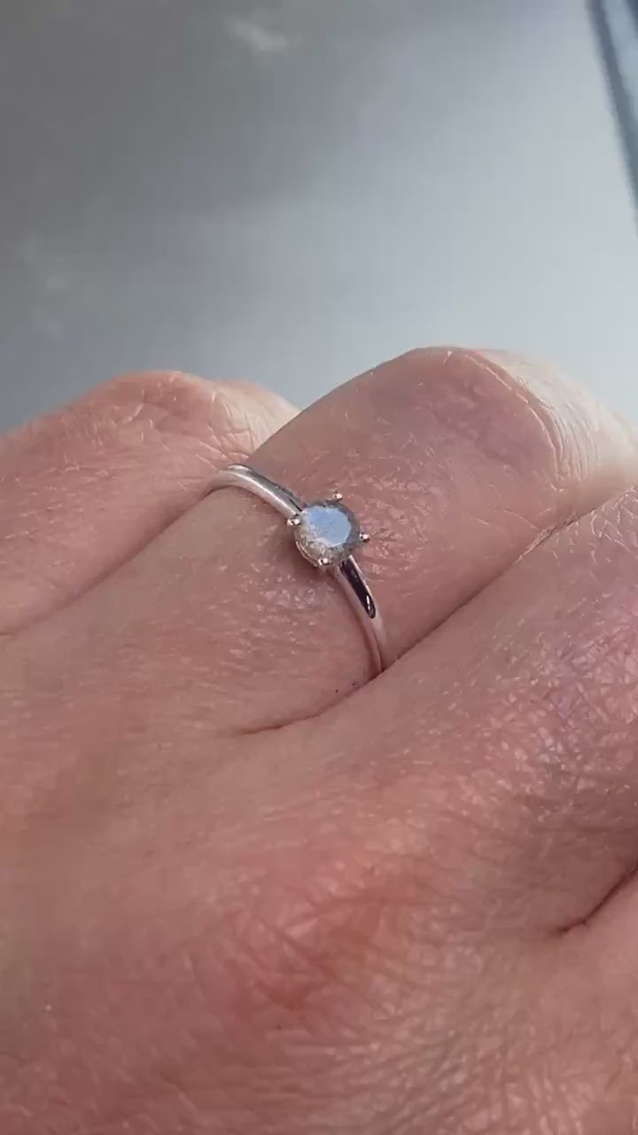AAA Quality Labradorite and Silver Ring (UV).
