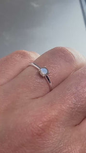 AAA Quality Labradorite and Silver Ring (UV).